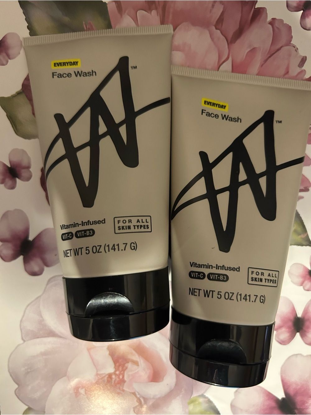 🎉Face Wash - Vitamin-Infused Cream Cleanser (Beige)